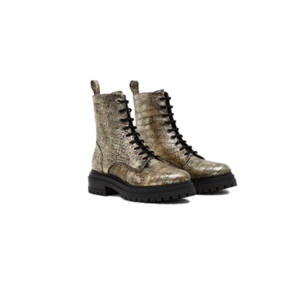 Combat Boots invade the asphalt to face winter in style - NOW Village