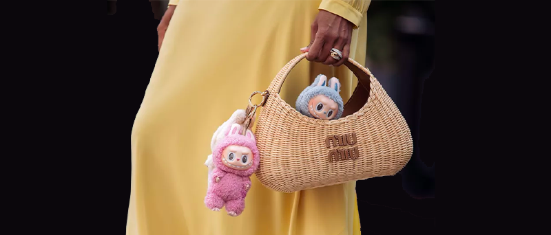 Labubu vu sur sac Miumiu